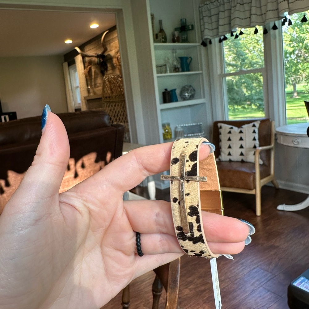 NWT Cross Cheetah Bracelet